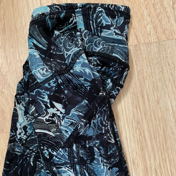 Lululemon size 2 leggings - Picture 2 of 4